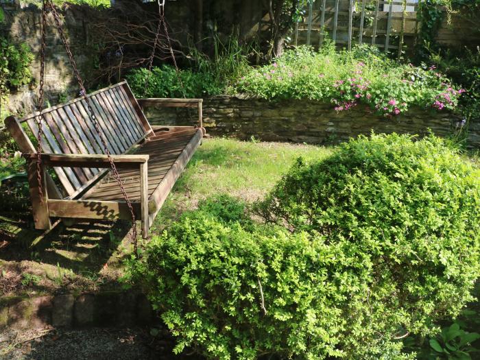 Captain's Lookout in Stoke Fleming, Devon. Two-bedroom cottage enjoying sea views and near amenities