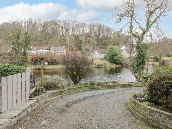 Barley Cottage, Newton Stewart, Balcony, River Views, Kitchen, Living/dining Room, Central Location.