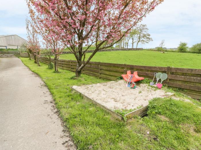 Laird House, Lochmaben, Dumfries and Galloway. Two-bedroom home with woodburning stove. Pet-friendly