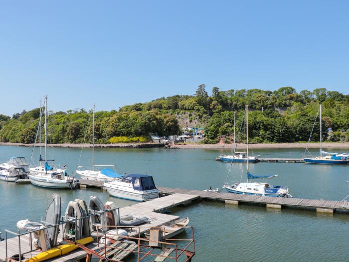 Shipwrights, Galmpton, Torbay, Devon, Close to a beach, Close to amenities, Open-plan living, Shower