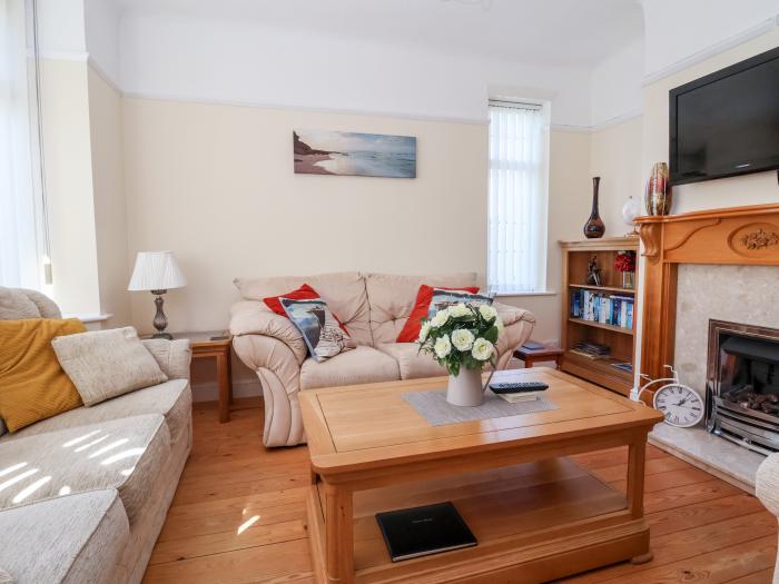 Haffannedd, Rhos-On-Sea, Conwy, off-road parking, close to beach, close to national park, 3 bedrooms