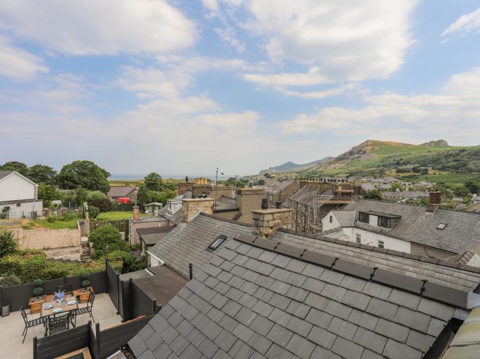 Brigwyn, Nefyn, Llyn Peninsula, over three floors, townhouse, four bedrooms, pet-friendly, Smart TV.