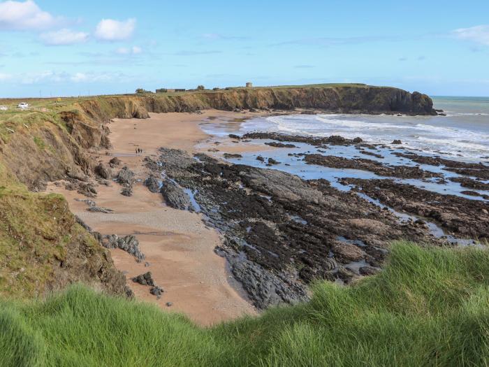 Wheatfield Lodge, Fethard-on-Sea, County Wexford, romantic studio retreat close to beach, parking