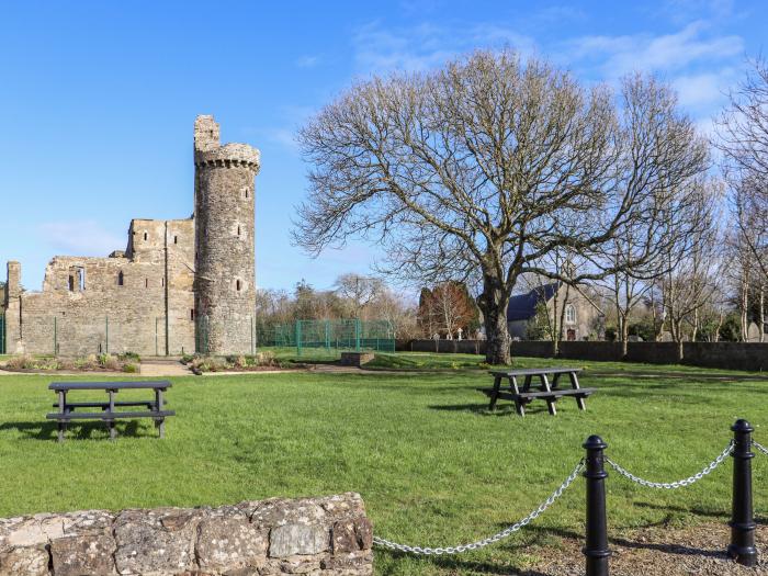 Wheatfield Lodge, Fethard-on-Sea, County Wexford, romantic studio retreat close to beach, parking