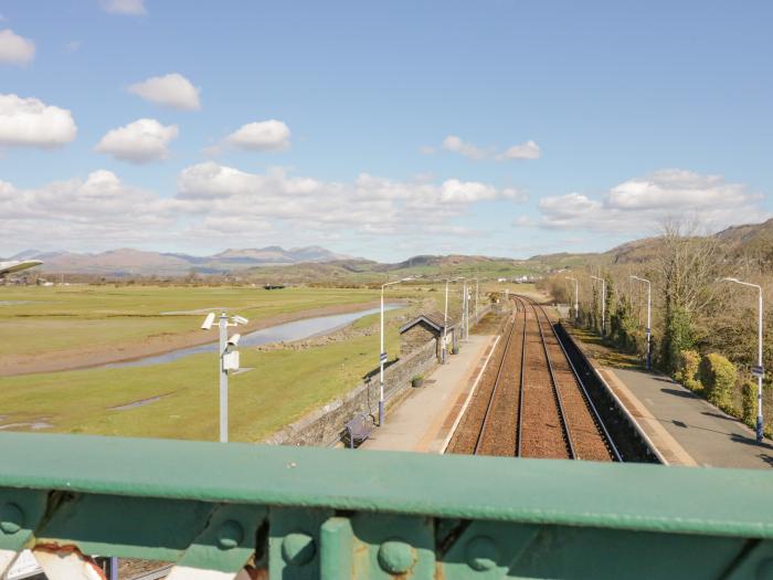 Station View, Kirkby-In-Furness, Lake District, Cumbria. Enclosed Garden. Off-road Parking. Smart TV