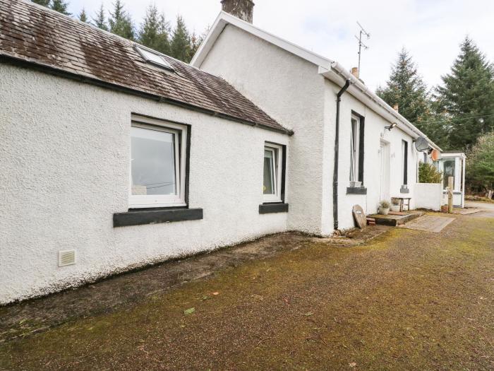 Cherry Trees Cottage, Inveraray, Argyll and Bute, Scotland, Loch Fyne, Kitchen/diner, WiFi, Smart TV