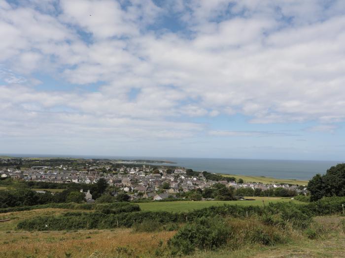 Glan Awel, Nefyn, Gwynedd. Bungalow. Child-friendly. Pets welcome. Beach close. Stunning sea vistas.