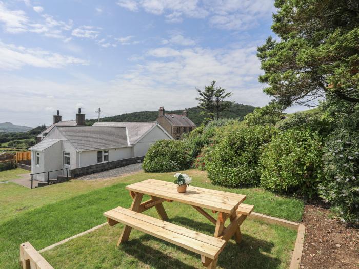 Glan Awel, Nefyn, Gwynedd. Bungalow. Child-friendly. Pets welcome. Beach close. Stunning sea vistas.