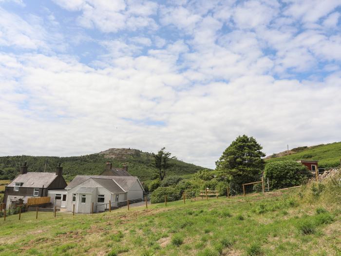 Glan Awel, Nefyn, Gwynedd. Bungalow. Child-friendly. Pets welcome. Beach close. Stunning sea vistas.