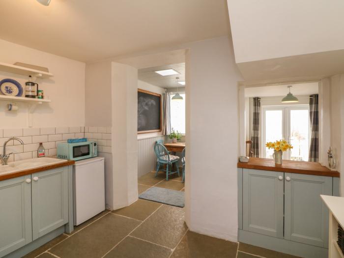 Oyster Catchers, Watchet, Somerset, WiFi, Sea views, Beach hut, Kitchen/diner, Beach, Marina, Gas CH