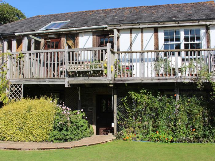 The Barn, Dittisham, Devon, pet-friendly, family-friendly, close to a river, balcony, facilities