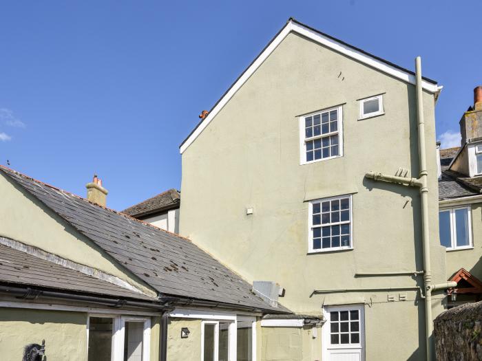 The Lymings, Lyme Regis, Dorset, woodburning stove, close to amenities and the beach, central, 4 bed