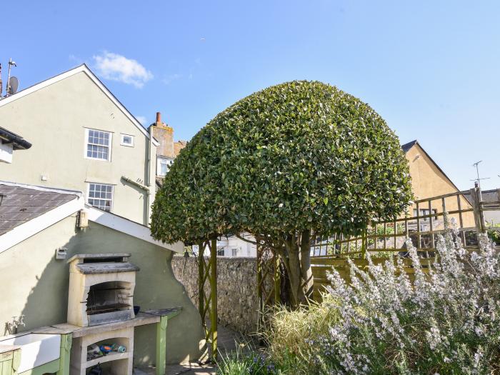 The Lymings, Lyme Regis, Dorset, woodburning stove, close to amenities and the beach, central, 4 bed