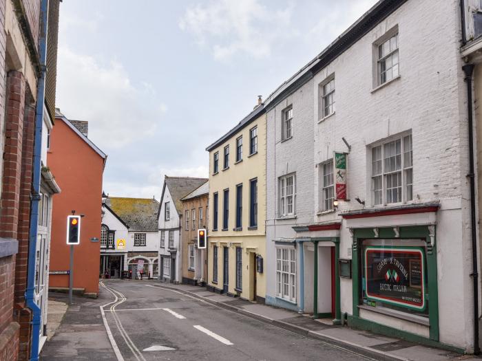 The Lymings, Lyme Regis, Dorset, woodburning stove, close to amenities and the beach, central, 4 bed