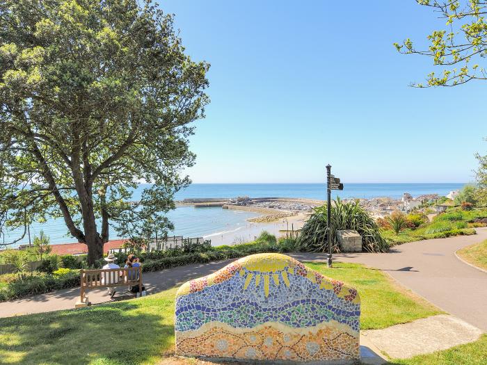 The Lymings, Lyme Regis, Dorset, woodburning stove, close to amenities and the beach, central, 4 bed