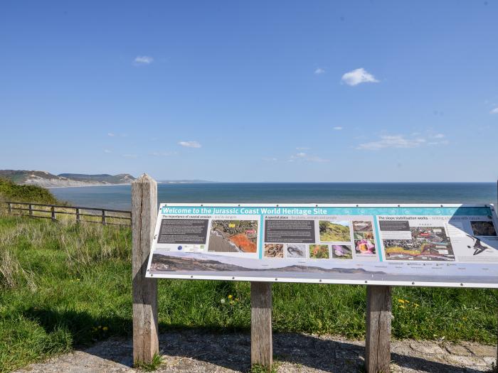 The Lymings, Lyme Regis, Dorset, woodburning stove, close to amenities and the beach, central, 4 bed