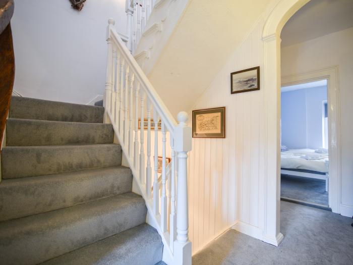 The Lymings, Lyme Regis, Dorset, woodburning stove, close to amenities and the beach, central, 4 bed