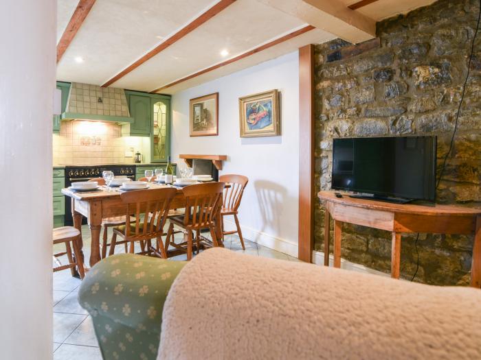 The Lymings, Lyme Regis, Dorset, woodburning stove, close to amenities and the beach, central, 4 bed