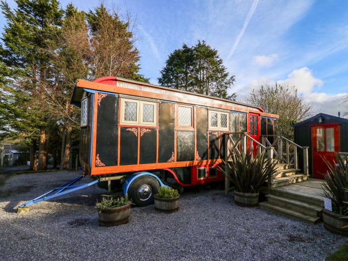 Dolly the Circus Wagon, Brynhoffnant, Ceredigion