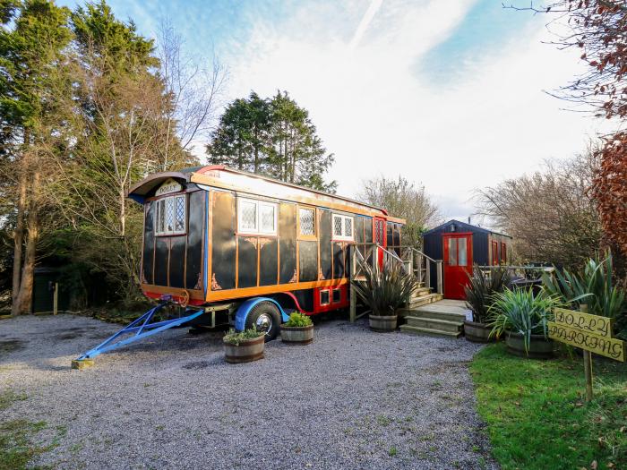 Dolly the Circus Wagon, Brynhoffnant, Sir Ceredigion. Woodburning stove. Romantic. Countryside views