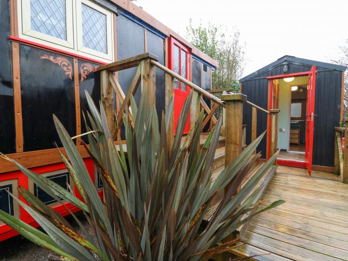 Dolly the Circus Wagon, Brynhoffnant, Sir Ceredigion. Woodburning stove. Romantic. Countryside views