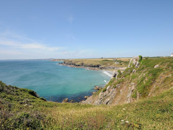 Wheal Dream, Mullion, Cornwall. Single-storey abode. One bedroom. Open-plan living. Perfect for two.