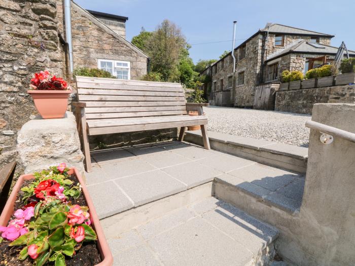 Mole Cottage in Upton Cross, Cornwall, romantic, dog-friendly, countryside views, woodburning stove.