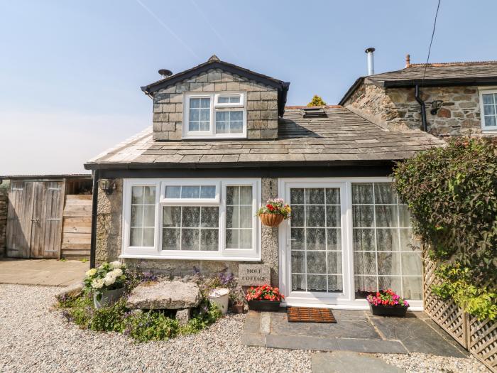 Mole Cottage in Upton Cross, Cornwall, romantic, dog-friendly, countryside views, woodburning stove.