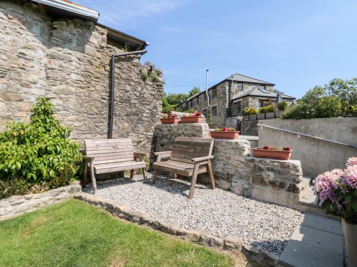 Mole Cottage in Upton Cross, Cornwall, romantic, dog-friendly, countryside views, woodburning stove.