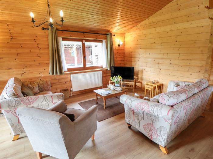 Woodpecker Lodge, Bardney, Lincoln, Lincolnshire, Single-storey, Travel Cot, Highchair, Pet-friendly