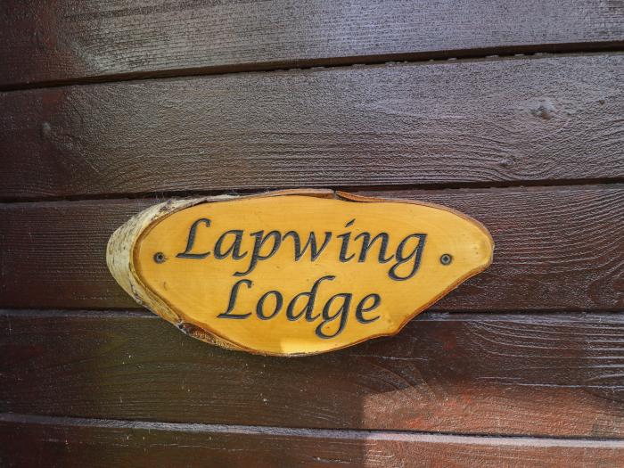 Lapwing Lodge, Bardney, enclosed decking, open-plan, off-road parking, pet-friendly, child-friendly.