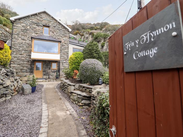 Ty'n-Y-Ffynnon Cottage, Barmouth, elevated position, sea views, beach nearby,  set over four floors.