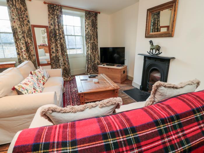 Upper Oakwood, Alnwick, Northumberland. Near shop, pub, AONB, and National Park. Pets. WiFi. Ensuite