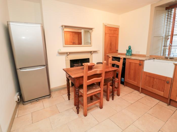 Upper Oakwood, Alnwick, Northumberland. Near shop, pub, AONB, and National Park. Pets. WiFi. Ensuite