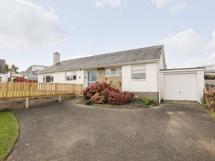 7 Maes Awel, Abersoch, Gwynedd, N. Wales. Close to a beach. Close to amenities. Near a National Park