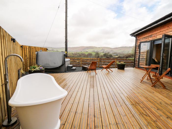 Tin Shed, Nantmel near Rhayader, Powys, Mid Wales, Studio style layout, Hot tub, Smart TV, King-size