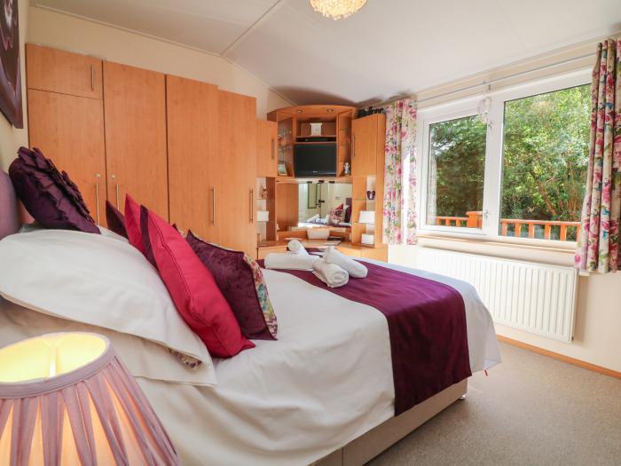 Poppy Lodge, Mullacott, near Ilfracombe, Devon. Near Exmoor National Park, single-storey, open-plan.