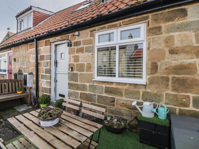 2 High Farm Cottages, Whitby, North Yorkshire, in National Park, charming, close to amenities, 2 bed