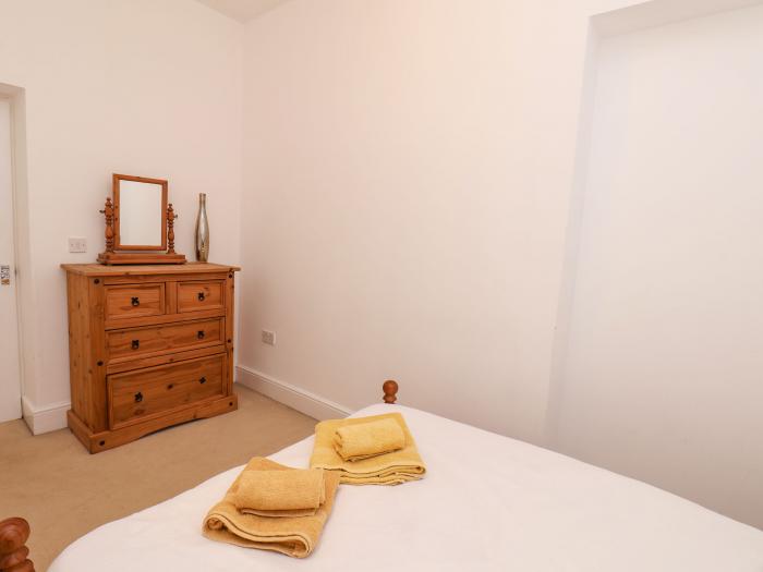 Base Camp, Whitby, North Yorkshire, close to amenities and the beach, near National Park, apartment.