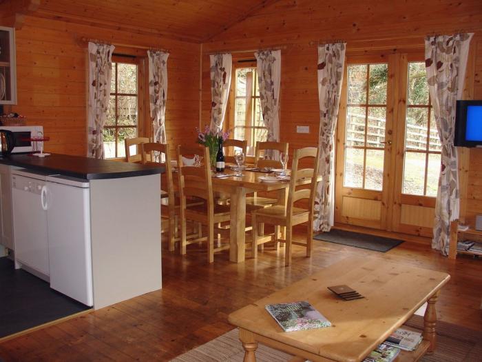 Valley Lodge, Bampton, Devon, National Park, Single-storey lodge, Open-plan living, Smart TV, Fridge