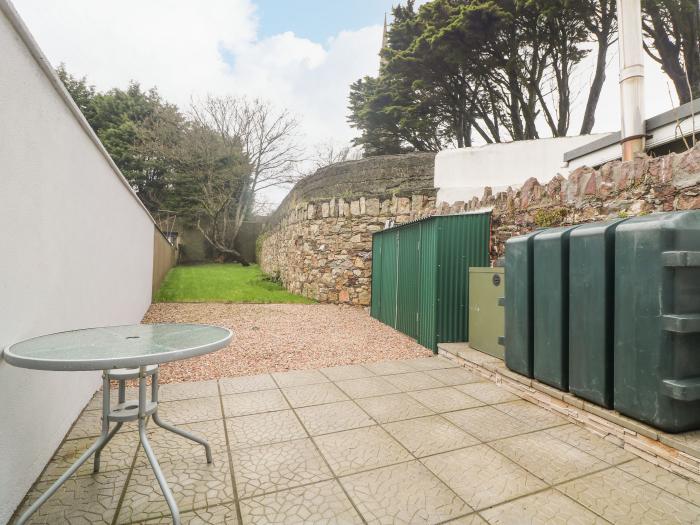 78 King Street, Wexford Town, County Wexford, Ireland. Coastal. Pet-friendly. Garden with furniture.