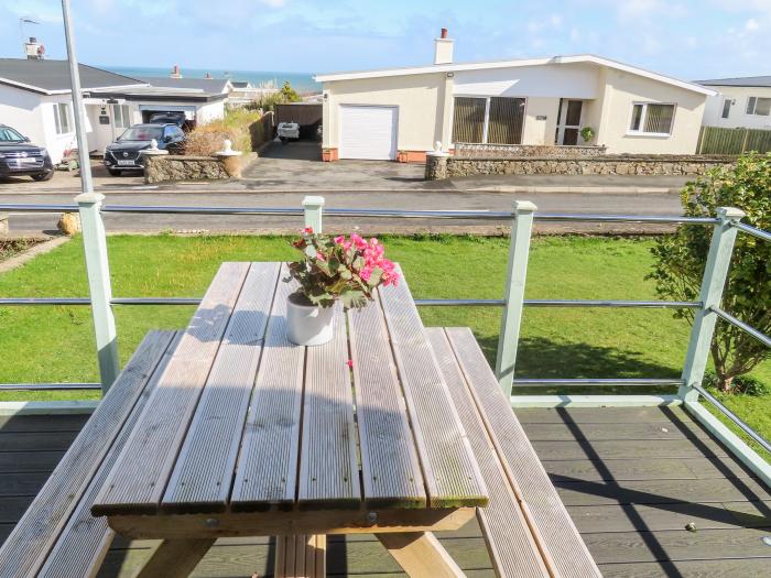 Tinkers Patch, Benllech, Wales, Anglesey, North Wales, Snowdonia National Park, WiFi, Smart TV, Pets