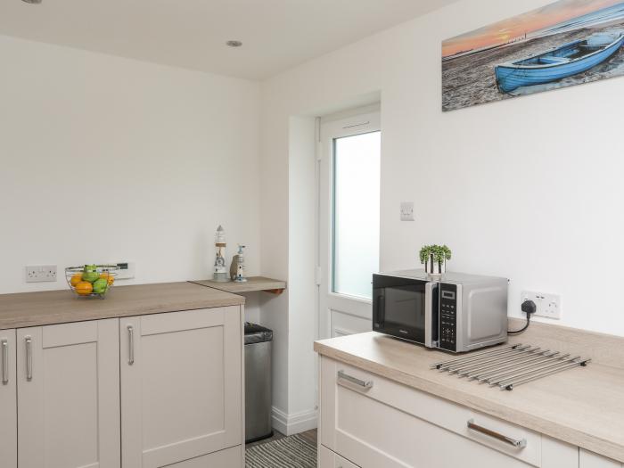 Tinkers Patch, Benllech, Wales, Anglesey, North Wales, Snowdonia National Park, WiFi, Smart TV, Pets