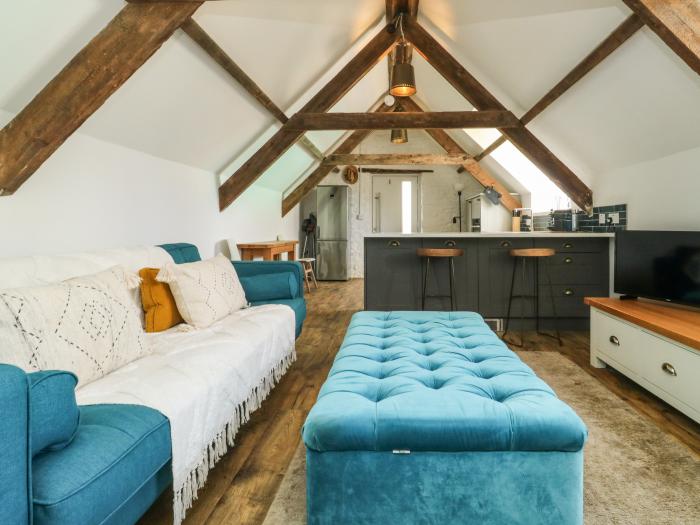 The Loft, Brixton, Devon, Near Dartmoor National Park, Open-Plan, Swimming Pool, Barbecue, Outhouse.