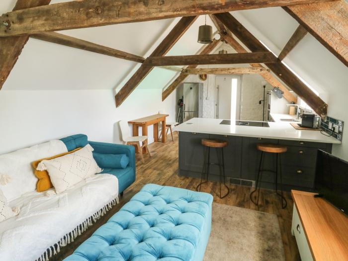 The Loft, Brixton, Devon, Near Dartmoor National Park, Open-Plan, Swimming Pool, Barbecue, Outhouse.