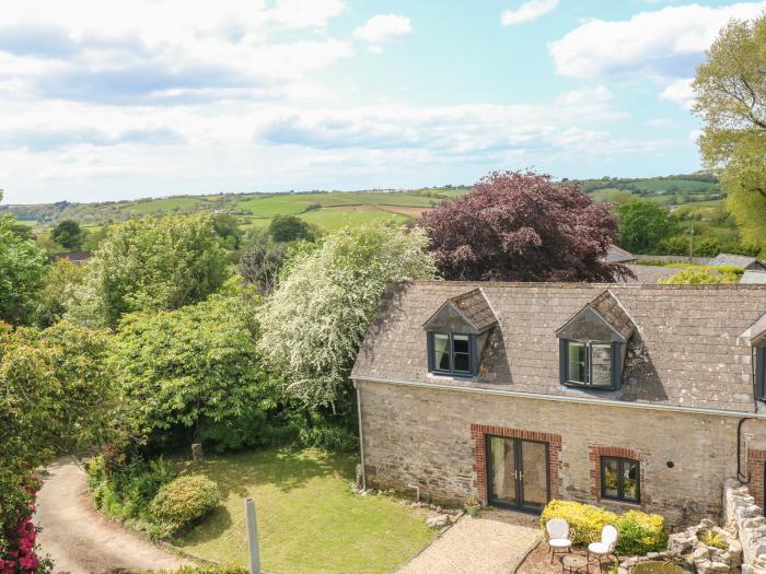 The Barn, Brixton, Devon, near Dartmoor National Park. Open-Plan, Swimming Pool, Barbecue, Outhouse.