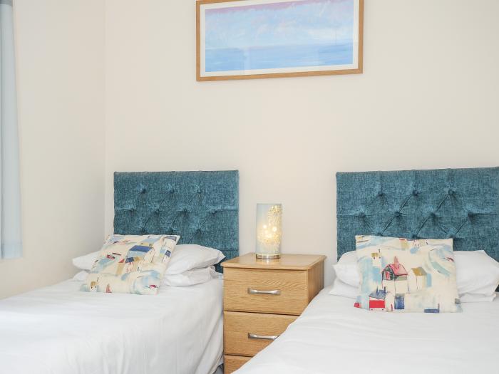 42 Valley Lodge is in St Ann's Chapel, Cornwall. Three-bedroom lodge with private balcony. Near AONB