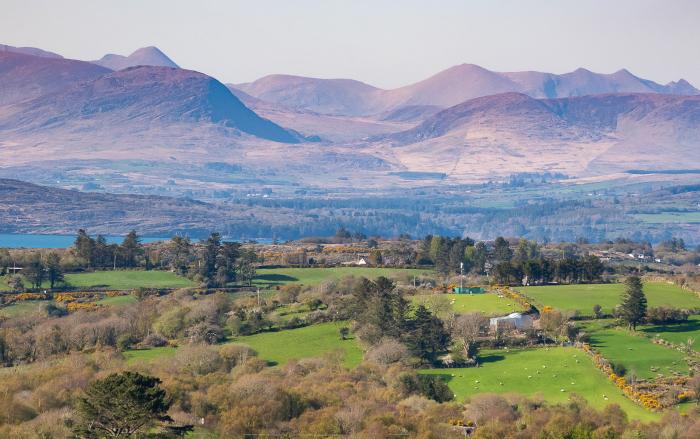 Seahaven in Tousist, Kenmare, County Kerry. Sea views. Private parking. Smart TV. En-suite bedrooms.