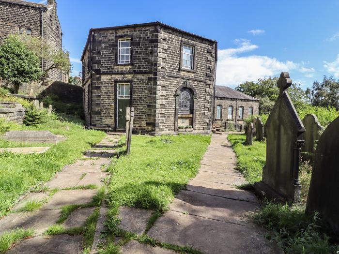 40 Northgate, Heptonstall, West Yorkshire. Two-bedroom cottage, enjoying rural views. Near amenities