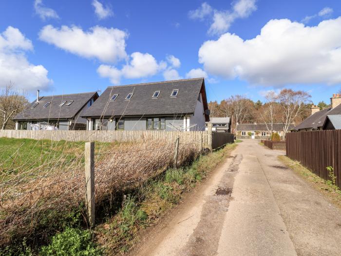 Brodie East Cottage in Forres, Moray, Scotland, parking, private decking, open-plan, near amenities.